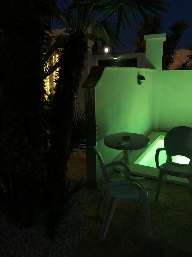 Le Due Pigne (Adults Only) Villa Taranto Dış mekan fotoğraf