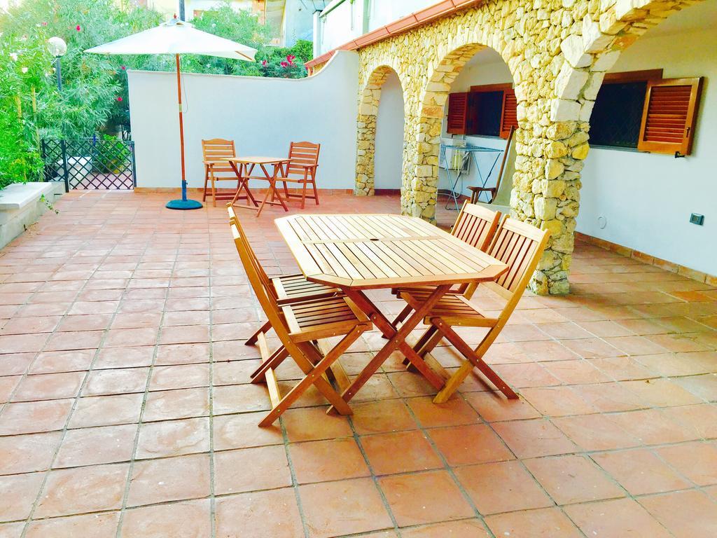 Le Due Pigne (Adults Only) Villa Taranto Dış mekan fotoğraf